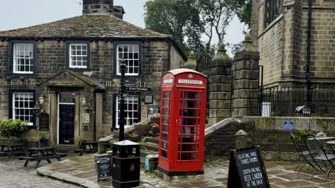 1 วันท่ามกลางครอบครัว Brontë ในยอร์กเชียร์: Haworth และ Skipton — traveler post in Skipton