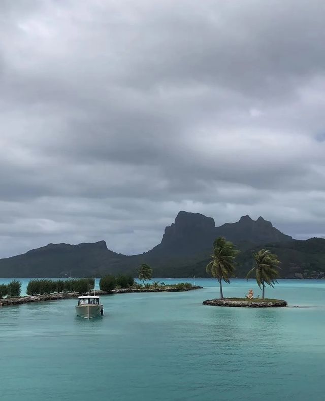 Honeymoon paradise - The St. Regis Bora Bora Resort