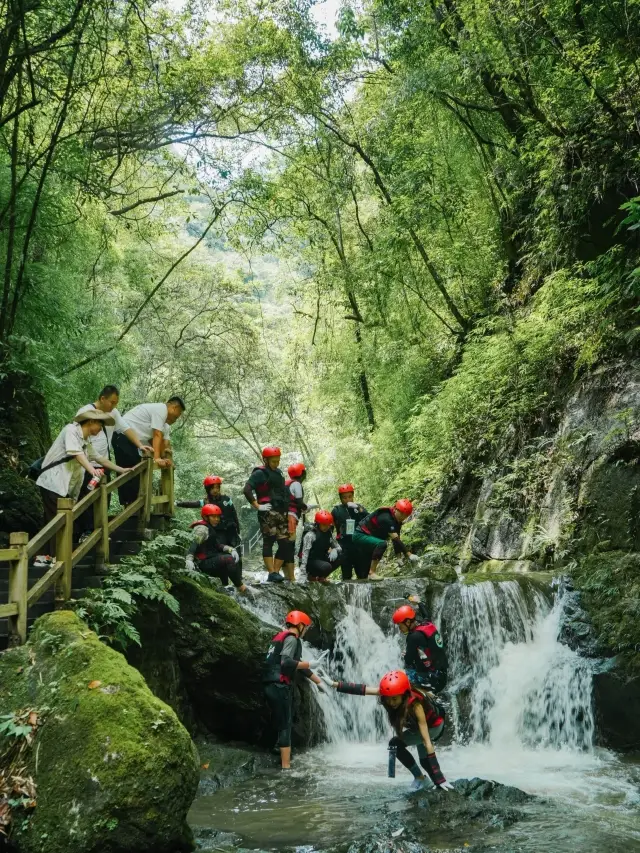 重慶｜沉浸山水間，夏日避暑溪降好清涼