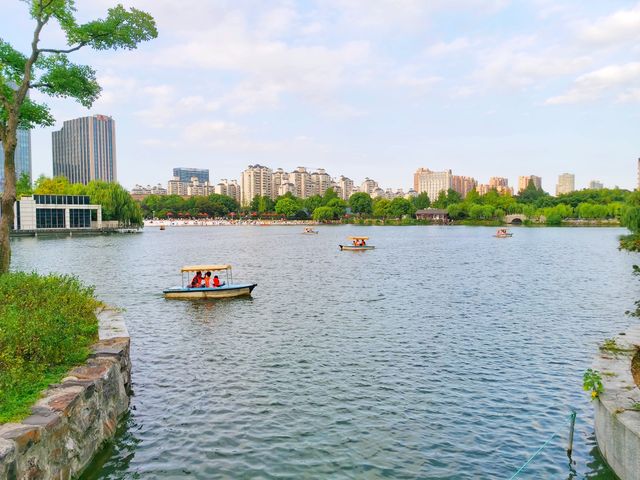 風景如畫喧囂中取靜的公園