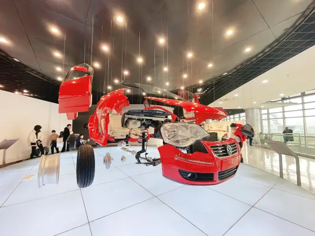 Can you also lie flat and stroll with kids in a museum? This one can