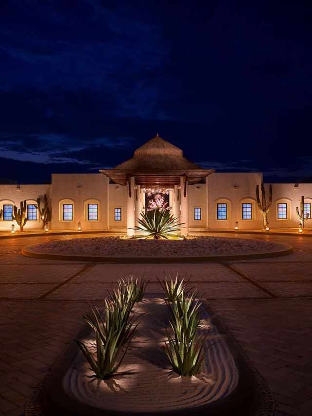 🌴🏨 Los Cabos Luxury: Paradise Awaits at Gorgeous Resort Hotel 🌊