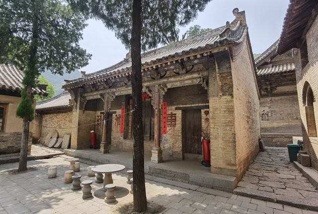 隱匿深山集中六朝古建的平順龍門寺