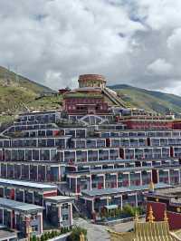 震後涅槃重生的薩迦大寺（玉樹）