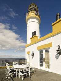 🏴 Turnberry's Tranquil Stays: Serenity & Scenery 🌊