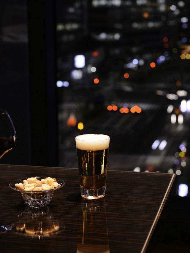 Tokyo's Cozy Corner: Oakwood Premier 🏙️✨