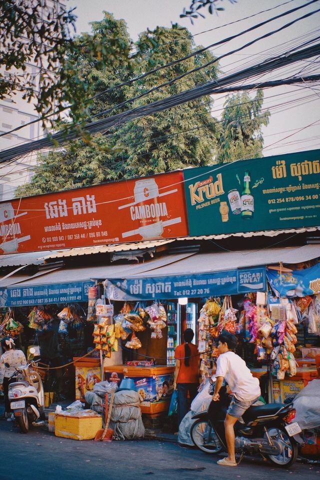Phnom Penh, Cambodia Night Market 📷 Discovering the street flavors in the city