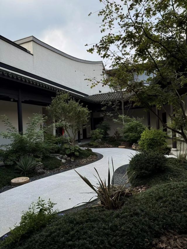 花間府，入住中式美學