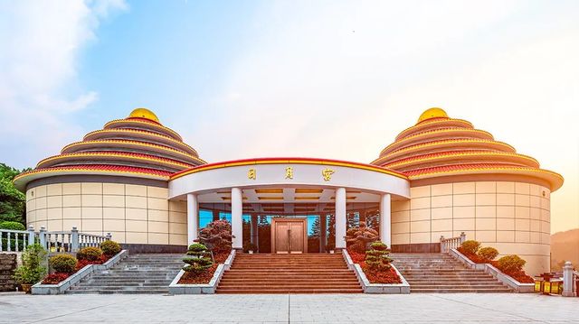 宜賓五糧液深度遊：品嚐美酒，領略文化魅力。