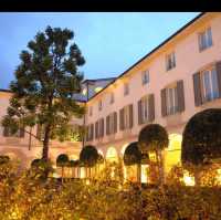 Luxurious Hotel surrounded by all luxurious stores in Milan 