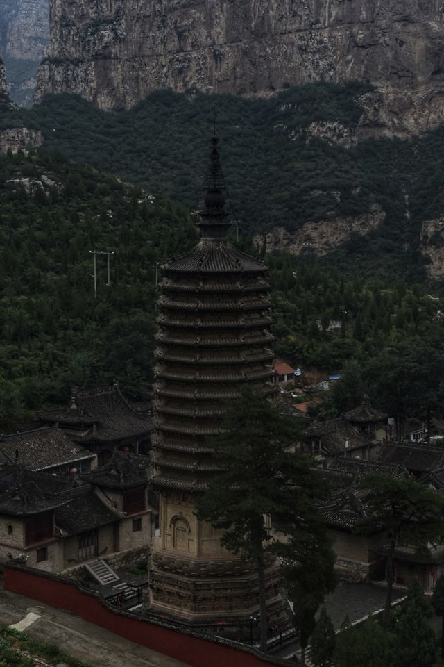 遼塔之冠——覺山寺塔。