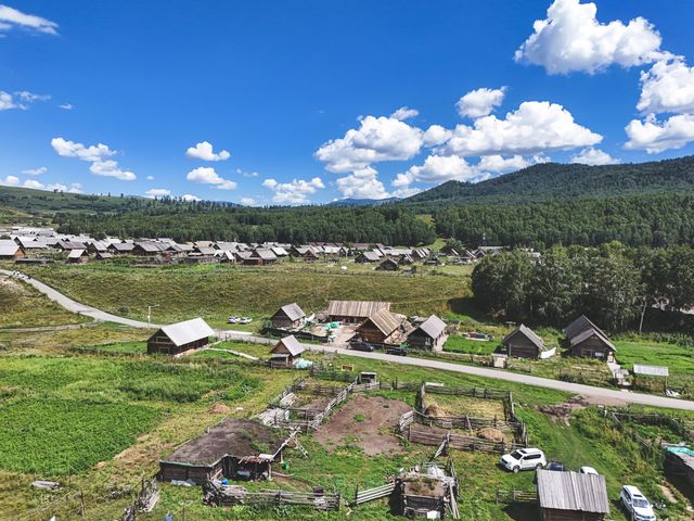 在那遙遠的地方，有一個童話小村莊—禾木。