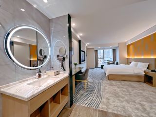 In the passage of time, find a quiet harbor. Rizhao Blue Ocean Langting Hotel, like a bright pearl, is inlaid between the city's prosperity and nature's tranquility.