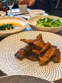 爐居＆聞喜路美食街佼佼者，上海本幫菜一只鼎