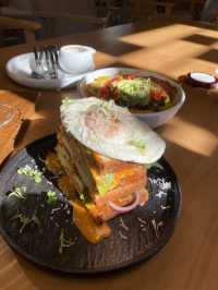曼谷咖啡店｜冷萃特調+辣脆煙肉多士🤩來吃個漂亮飯吧！