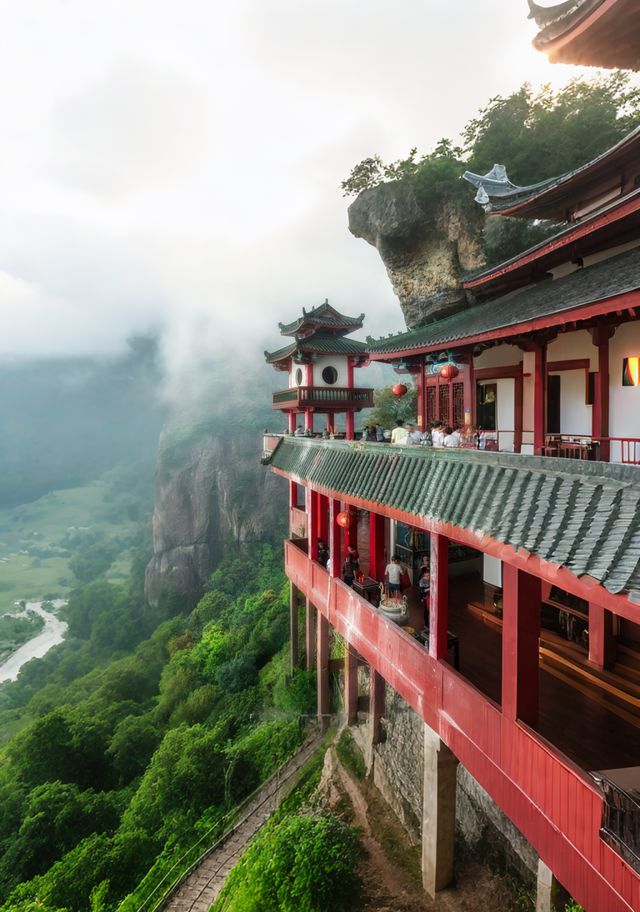 《國家地理》私藏的閩南仙山，暴雨後瀑布破壁而出！