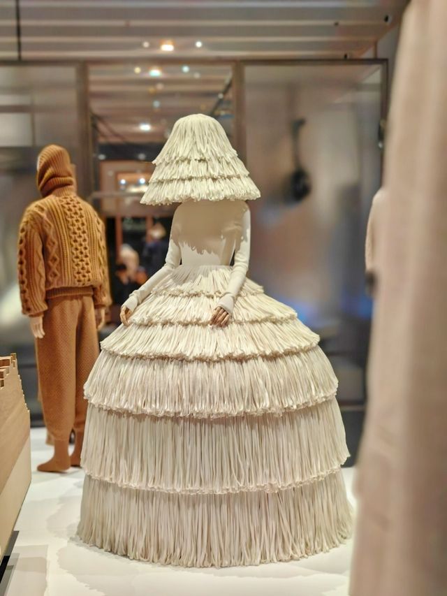 魔都睇展覽！Loro Piana 百年品牌大展