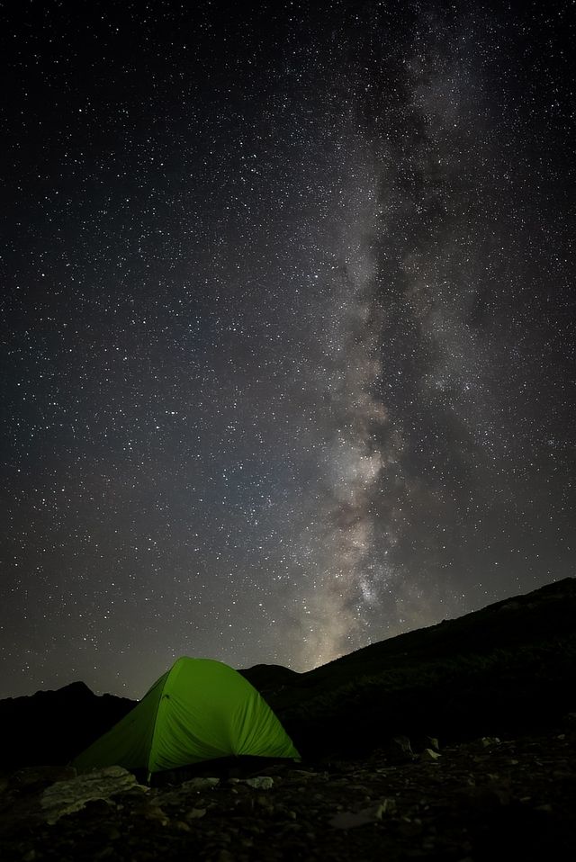 沙漠星空：宇宙寫給大地的浪漫情書