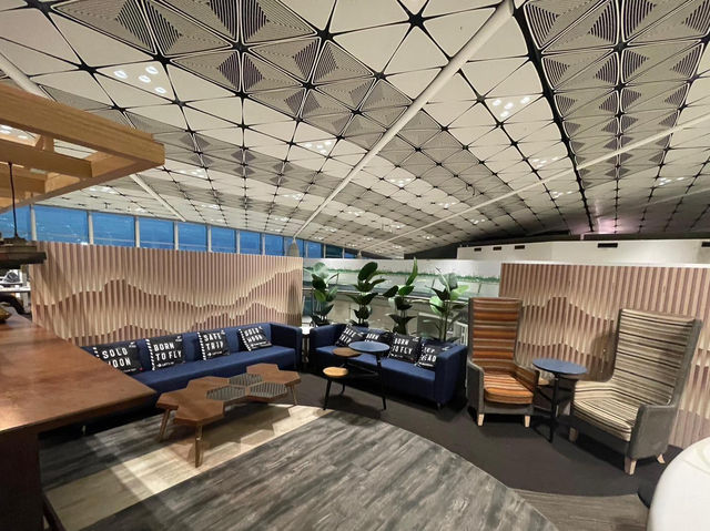 🛫香港機場遨堂(Club Autus)大揭秘！候機轉機的隱藏寶藏✨