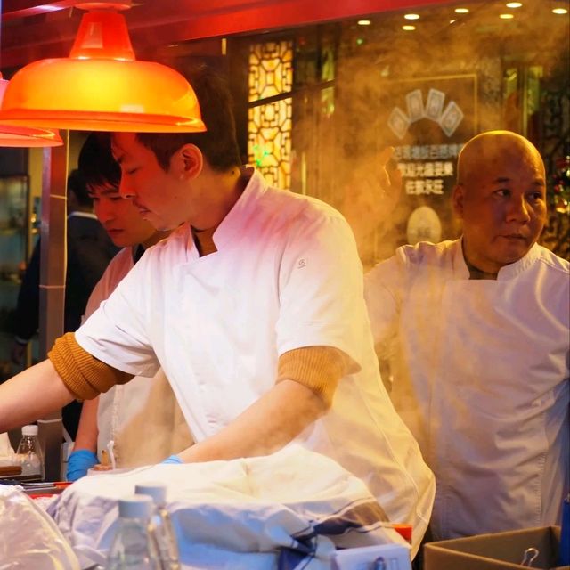 🔥香港必衝夜市！百元食勻全球美食，霓虹夜景勁Chok！