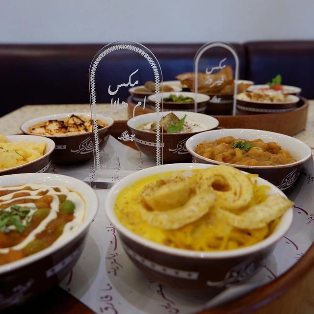 巴林美食——從傳統到現代嘅味覺之旅