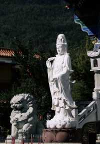 掃街日記｜昆明虛寧寺700年古寺藏著絕美漢白玉佛國