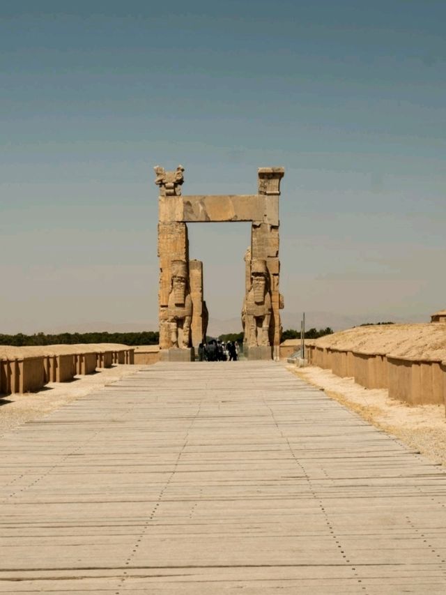 ✨Persepolis: Walking Among the Kings of Ancient Persia 🏛️🌄