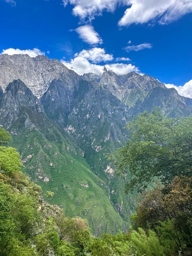徒步新手必讀｜虎跳峽精華段徒步，省時省力