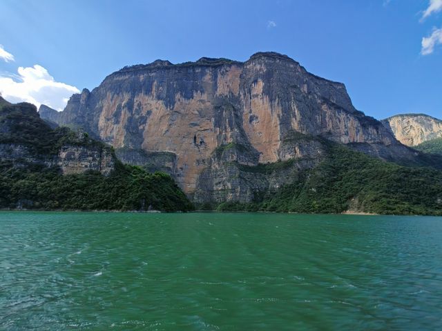 【恩施五日四晚深度旅遊攻略:探索大自然的奇蹟與土家文化的魅力 【恩施五日四晚深度旅遊攻略:探索大自然的奇蹟與土家文化的魅力