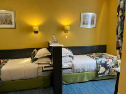 Must-Stay at Hotel des Artes Montmartre!