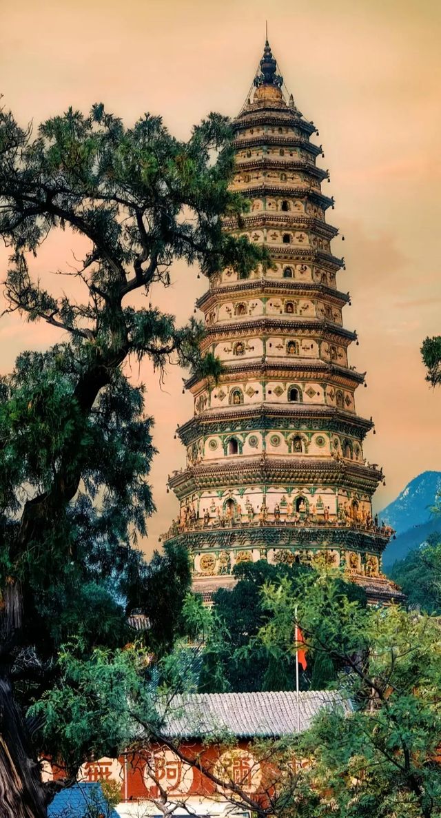 千年琉璃第一塔——山西飛虹塔 千年琉璃第一塔——山西飛虹塔