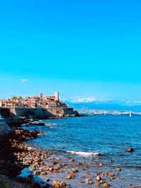 南法必打卡 · 昂蒂布 Antibes 在尼斯與戛納之間,藏著一座被陽光親吻的地中海小城—