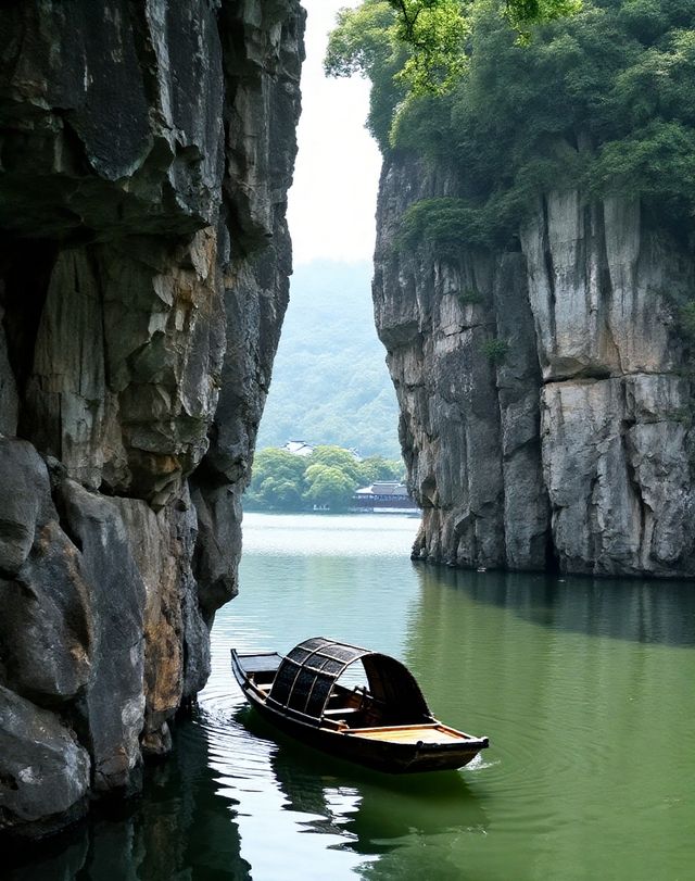 江南第一水石盆景｜崖壁奇絕、洞幽水秀｜乘烏篷船遊千年山水盆景