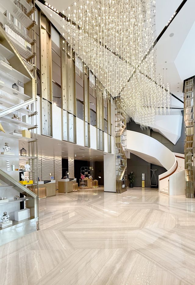 有朋自遠方來 朋友來找我西安玩 帶她住的是西安經開voco酒店 第一次接觸voco酒店 