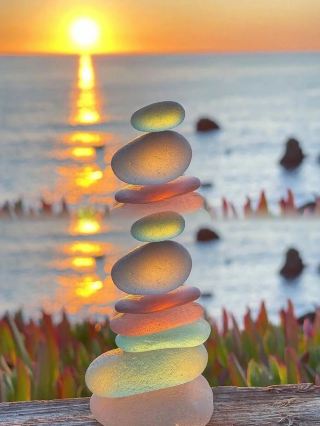 หาดแก้วลึกลับ สถานที่สวยงามนอกเส้นทางยอดนิยมใกล้กับซานฟรานซิสโก