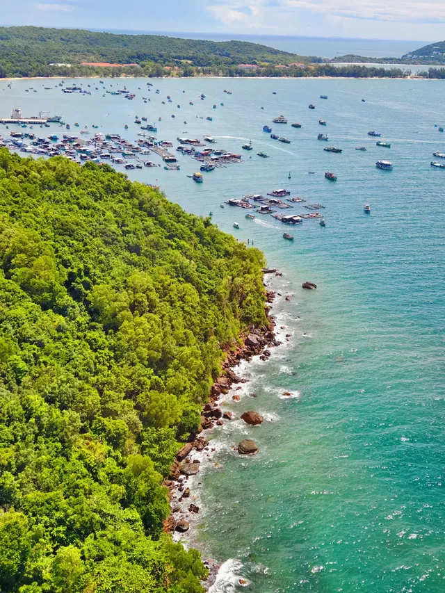 坐世界最長的跨海纜車|富國島南部親子一日 坐世界最長的跨海纜車|富國島南部親子一日