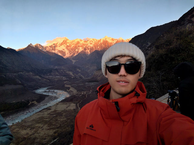 南迦巴瓦峰日照金山 南迦巴瓦峰日照金山