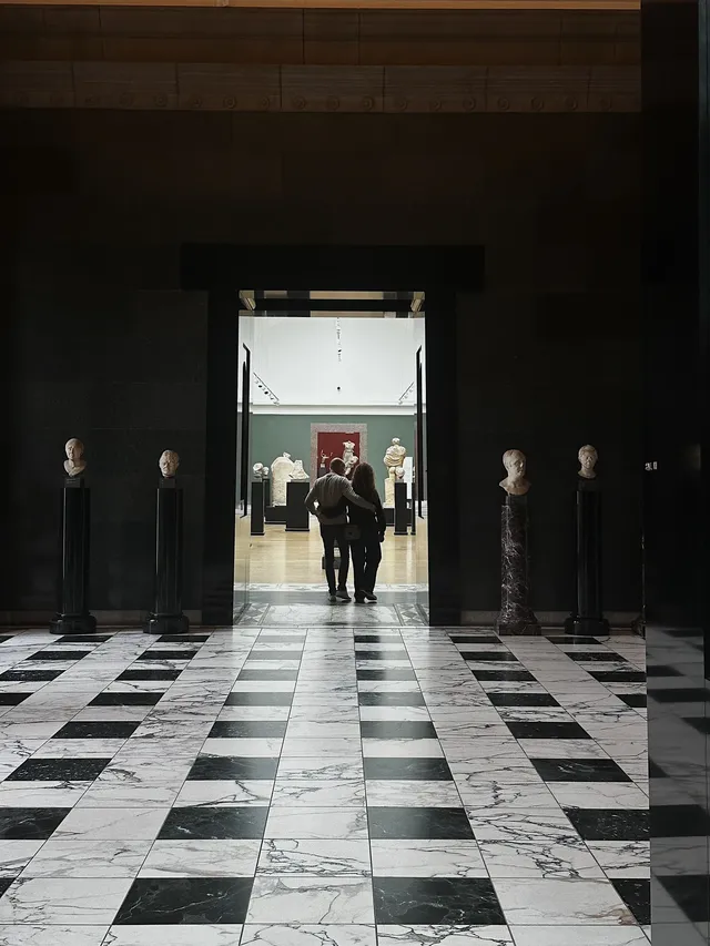 在嘉士伯美術館，我差點錯過了牆上的畫