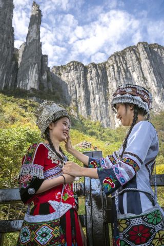 Enshi 5-Day Wonderland Tour, Pingshan Canyon and Feiyu Mountain Waters