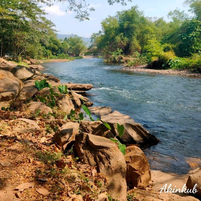 เล่นน้ำ พักผ่อน @ท่าน้ำขุนด่าน นครนายก