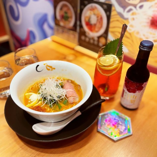 👽 食神大媽《銅鑼灣｜米芝蓮過江龍拉麵店》