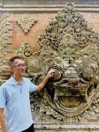 Be a king 🤴 & queen 👸 in Ubud Palace 