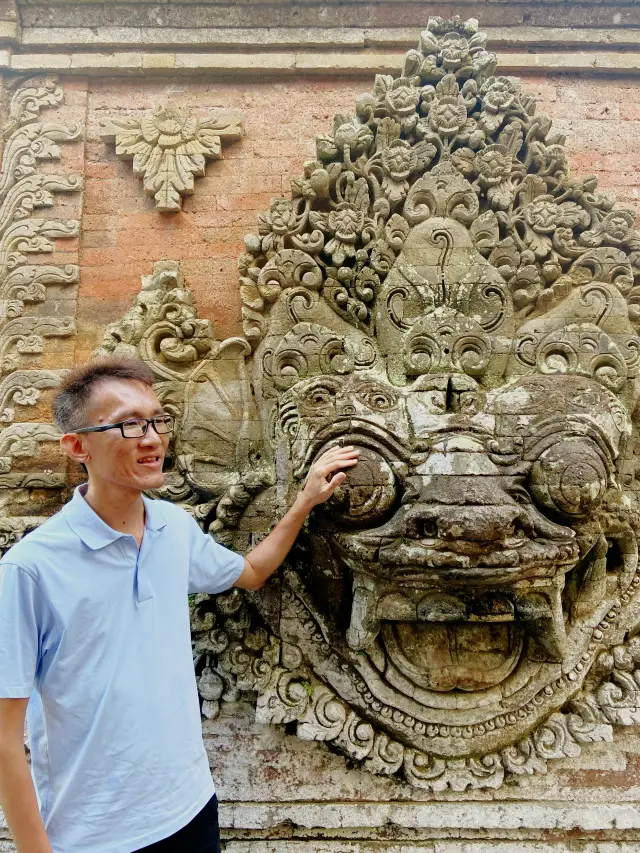 Be a king 🤴 & queen 👸 in Ubud Palace 