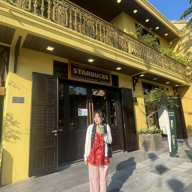 Starbuck in Hoi An