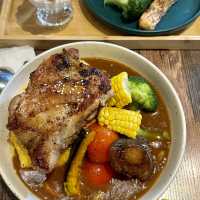 「美食餐廳，口味好極了！」