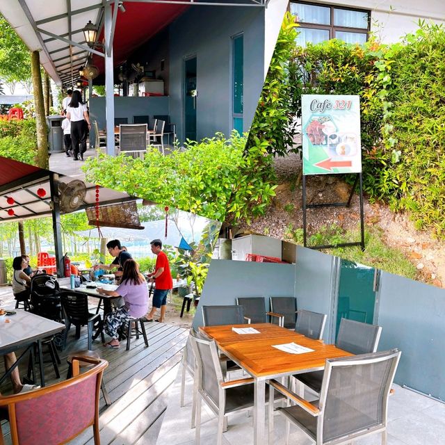 Scenic Senibong Cove 321 Cafe