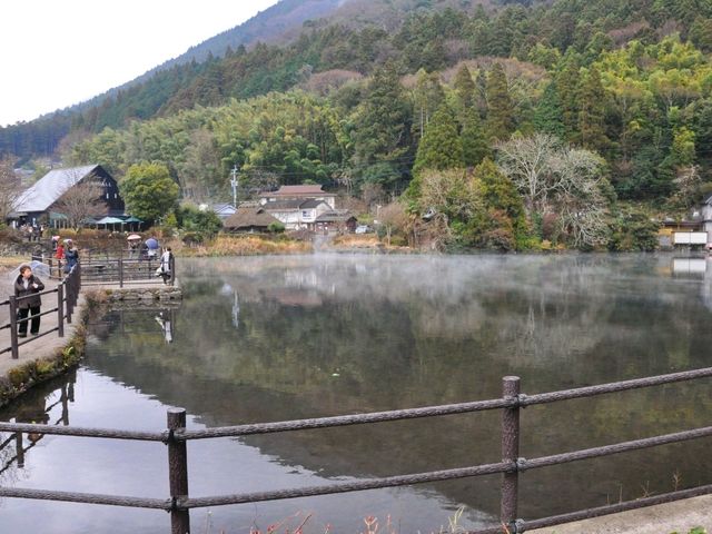 ทะเลสาบคินริน Kinrin Lake 