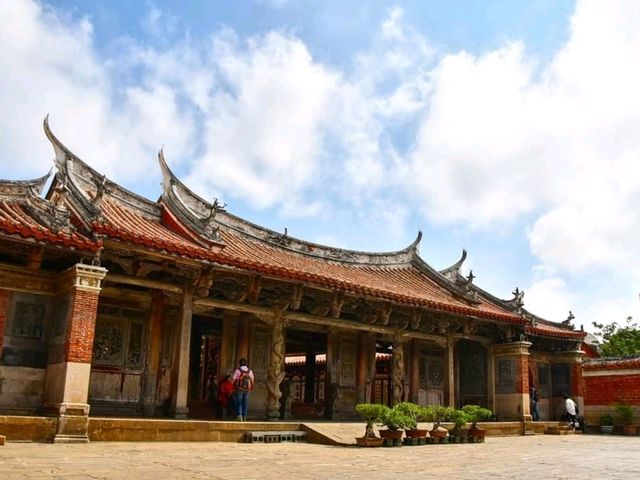 어떤 방해도 없이 오랜 시간 여유를 만끽했던 루강용산사 鹿港龍山寺
