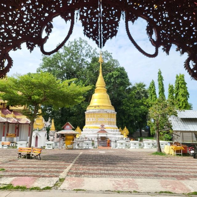 วัดศรีชุม วัดพม่าที่ใหญ่ที่สุดในไทย