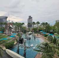 Grand Center Point Pattaya .. มาเจอฝนเลยอยู่แต่ใน รร. 